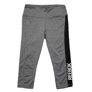 Reebok Grey Black 3/4th Capri Style Leggings Womens Size Medium